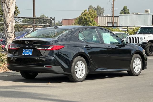 Used 2025 Toyota Camry LE FWD image 4