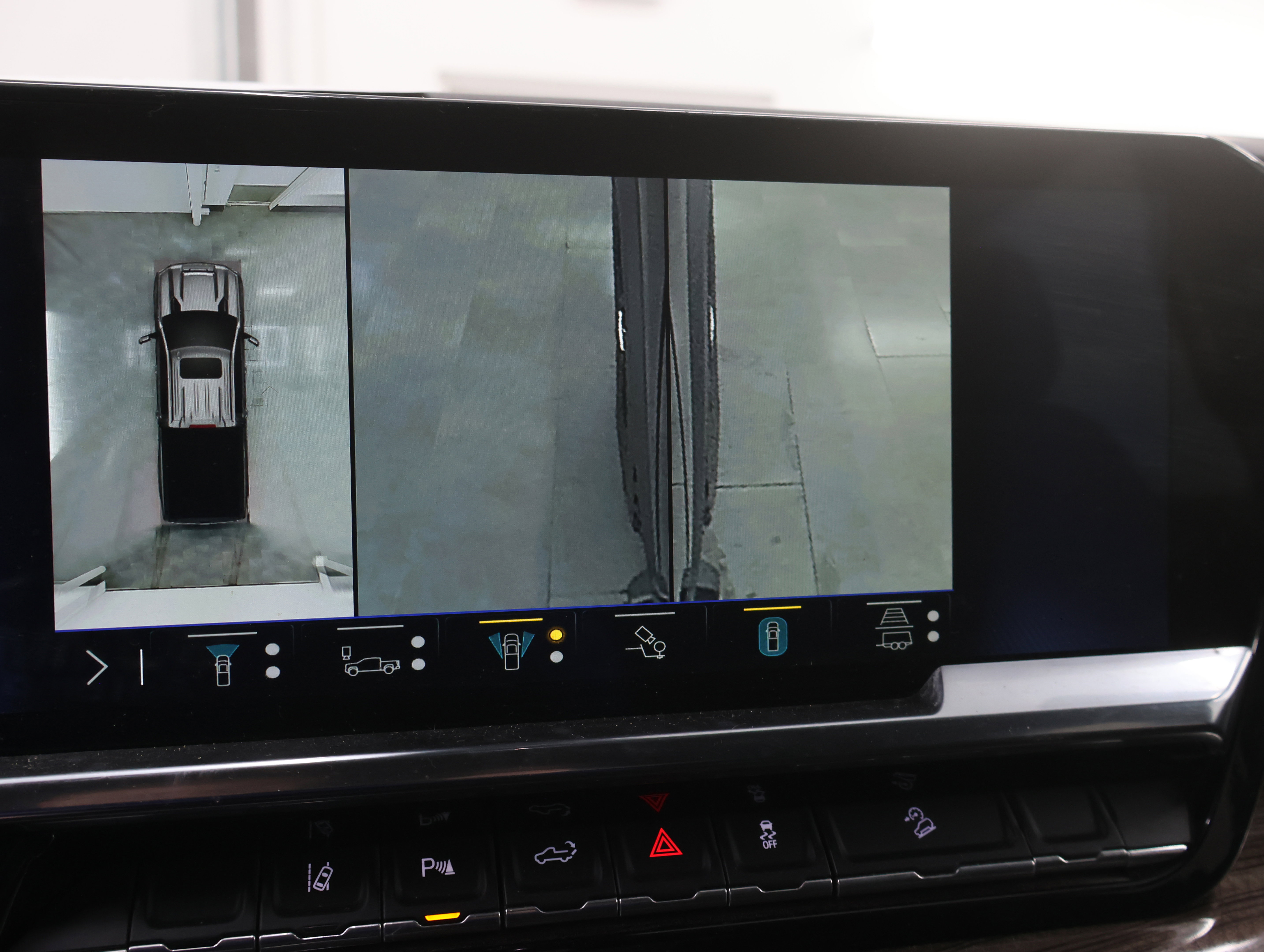 Used 2024 Chevrolet Silverado 2500 LT w/ Midnight Edition image 21