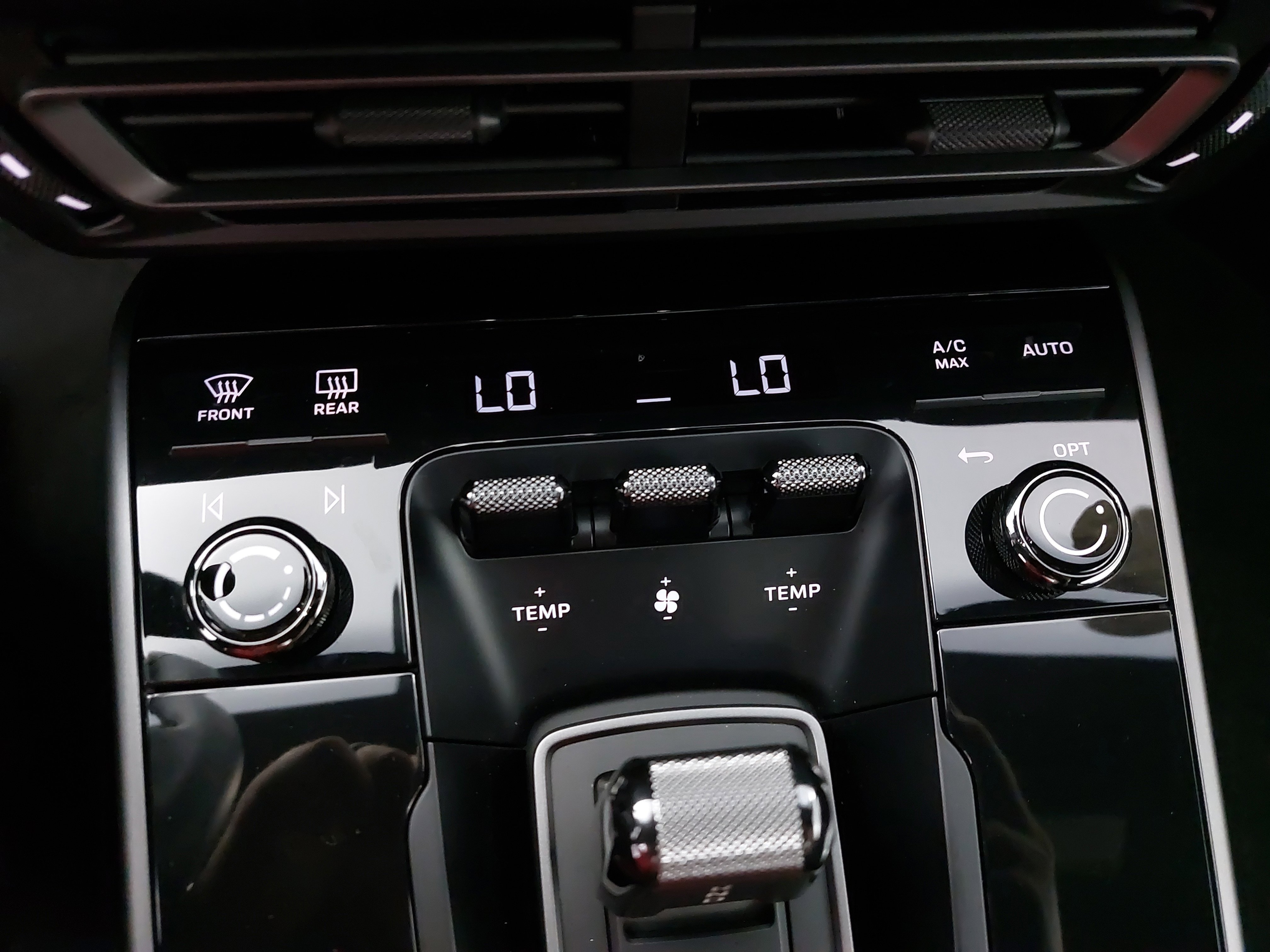 Used 2023 Porsche 911 Carrera image 19