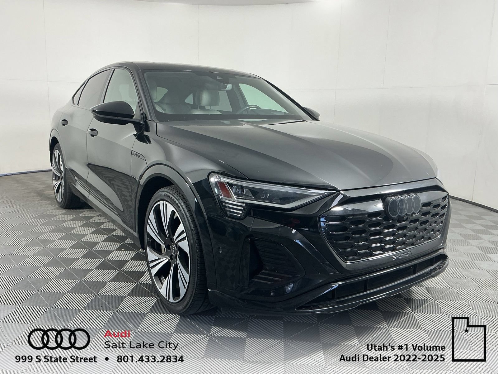 Used 2024 Audi Q8 e-tron Prestige w/ Prestige Package AWD/4WD image 1