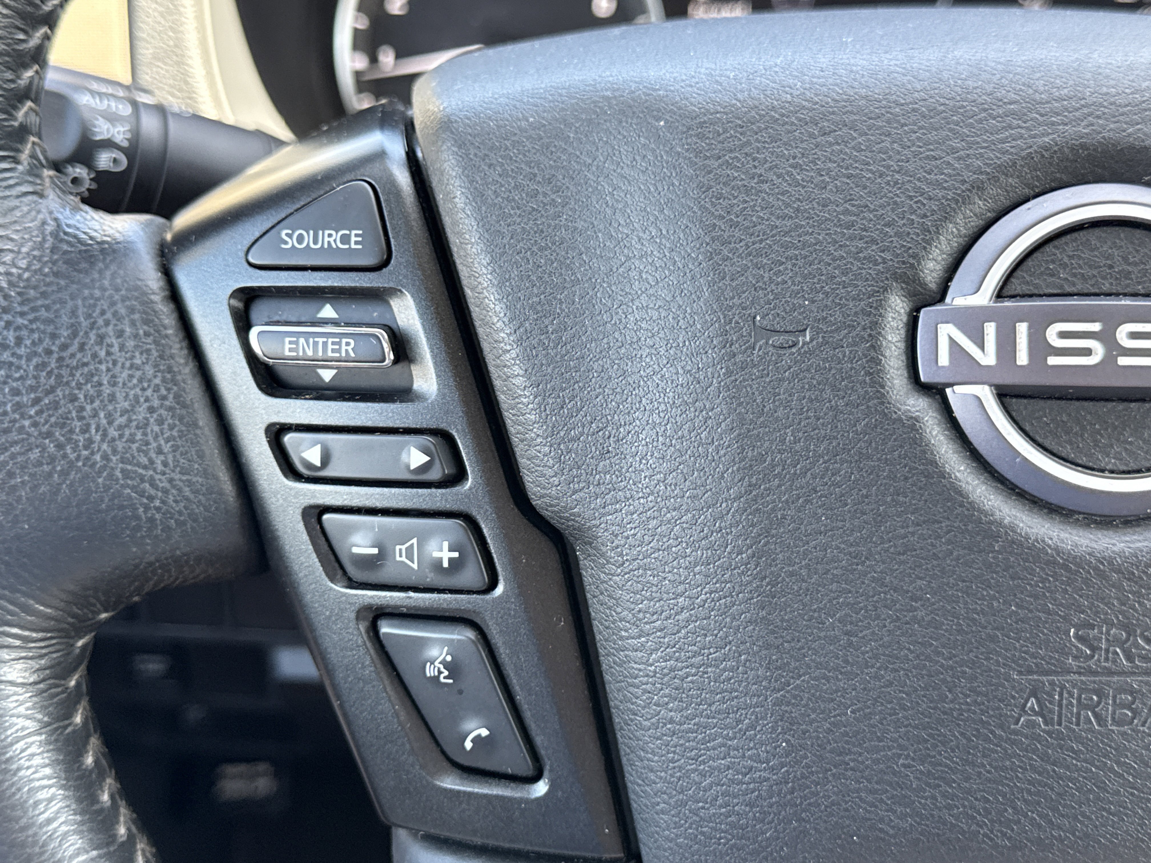 Used 2022 Nissan Frontier SV image 14