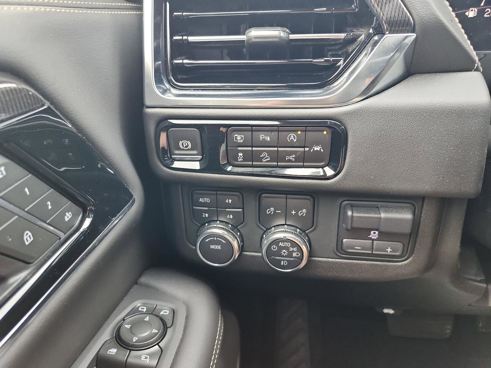 Certified 2025 GMC Yukon XL Elevation w/ Elevation Premium Package image 24