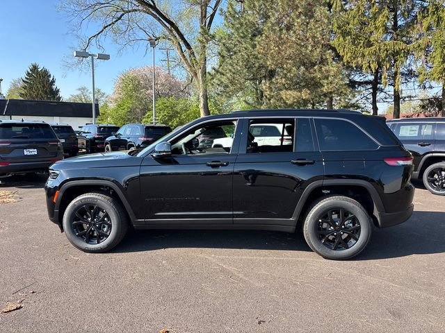 New 2026 Jeep Grand Cherokee Altitude AWD/4WD image 3