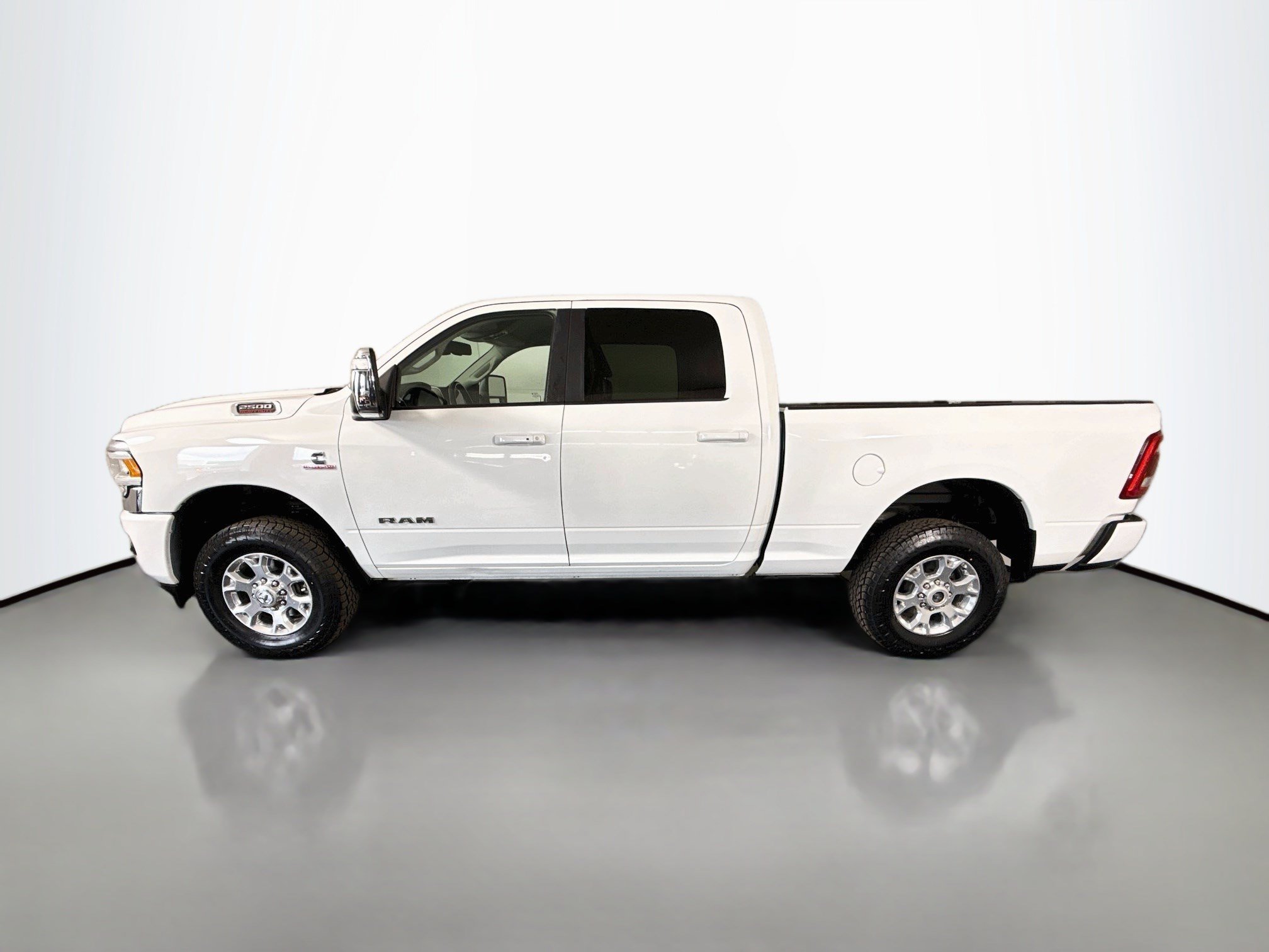 Used 2024 RAM 2500 Laramie AWD/4WD image 6