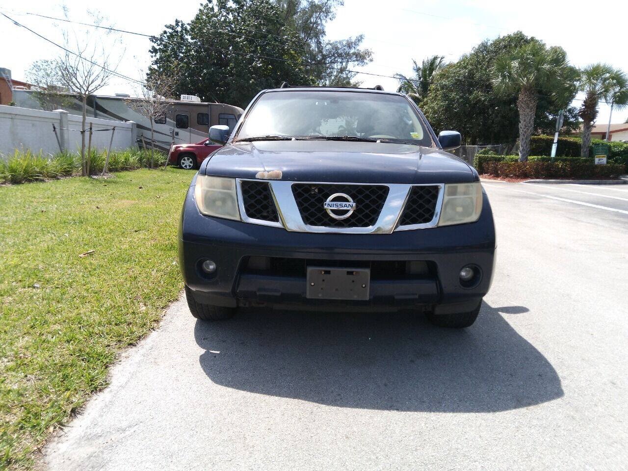 Used 2006 Nissan Pathfinder SE w/ (G01) SE Comfort Pkg AWD/4WD image 3