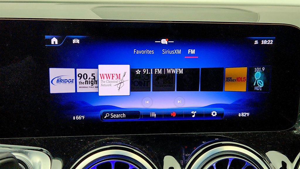 Used 2024 Mercedes-Benz EQB 300 4MATIC image 17