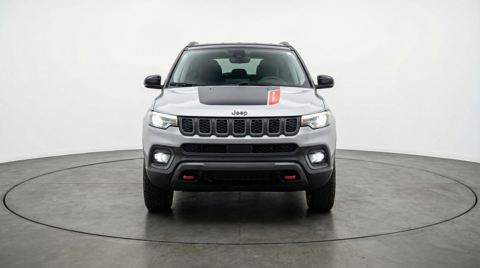 Used 2025 Jeep Compass Trailhawk image 1