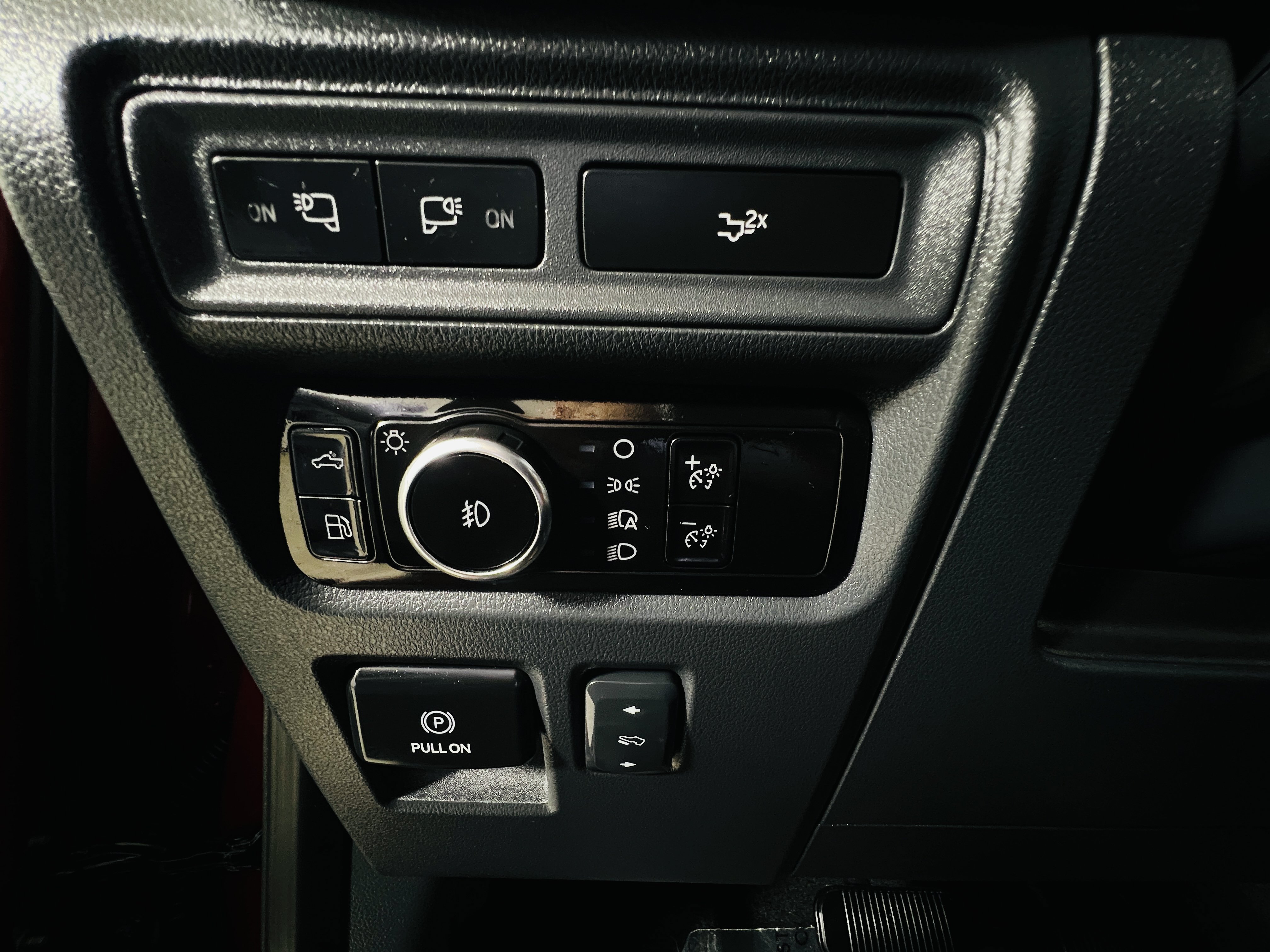 Used 2023 Ford F150 Lariat AWD/4WD image 32