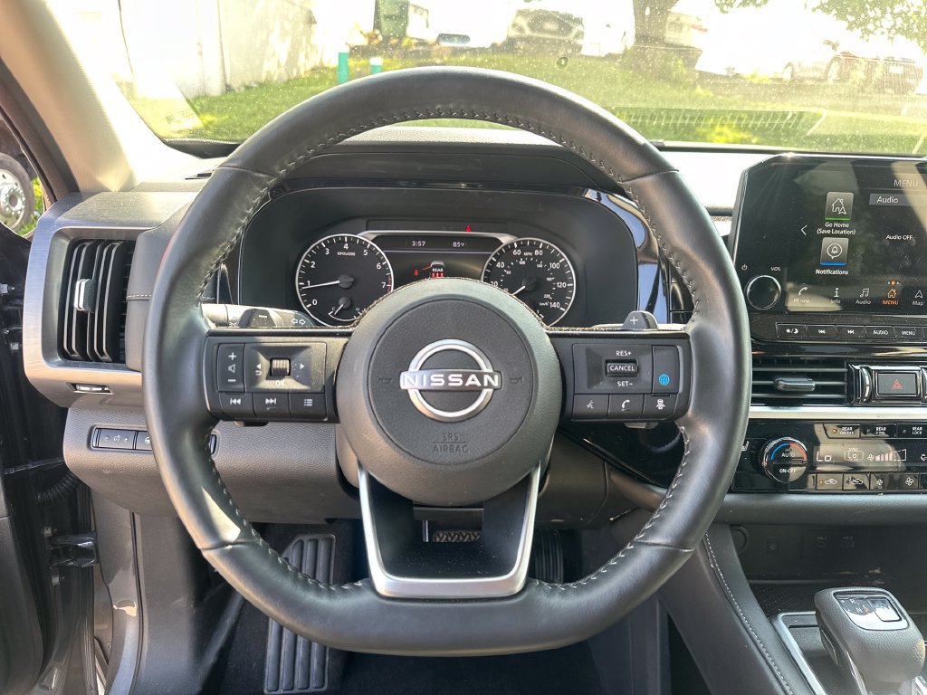 Used 2025 Nissan Pathfinder SL FWD image 43