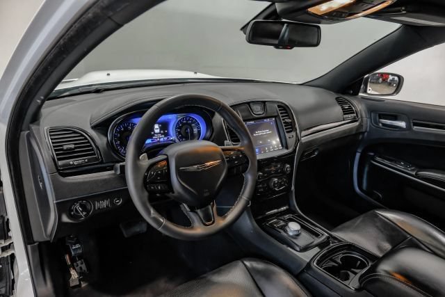 Used 2022 Chrysler 300 S w/ Comfort Group RWD image 4
