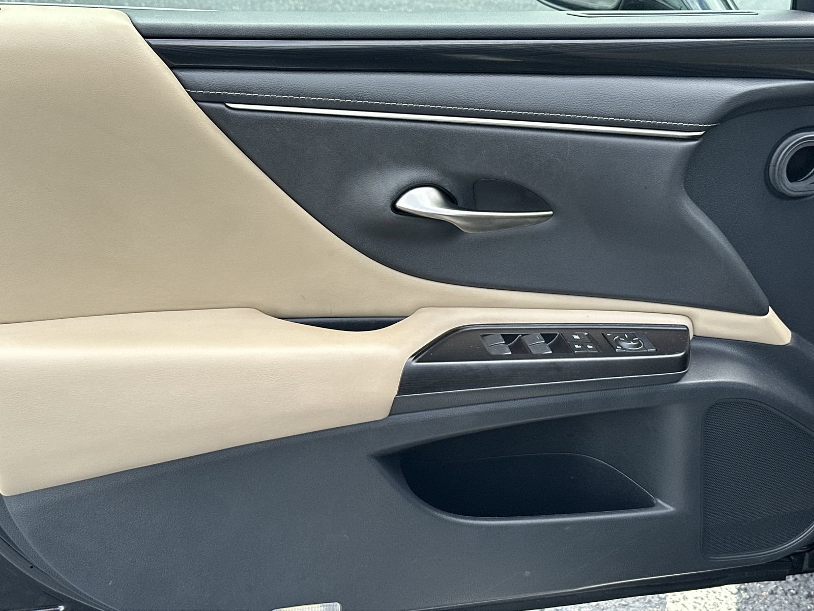 Used 2019 Lexus ES 350 w/ Accessory Package 2 FWD image 14