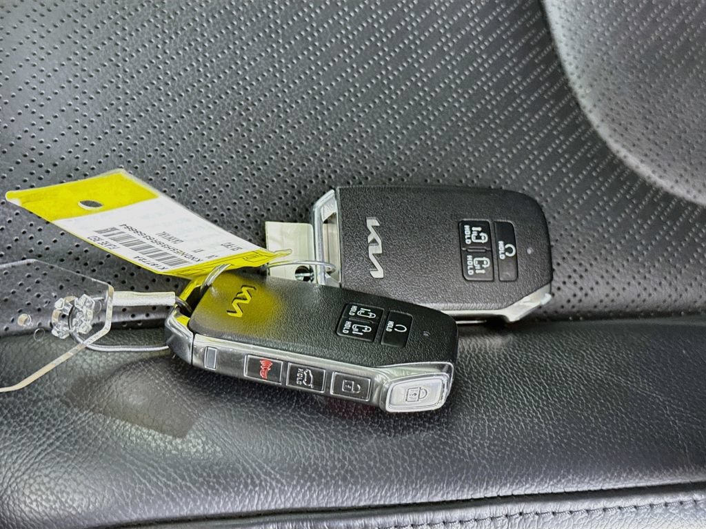 Used 2024 Kia Carnival SX Prestige FWD image 37