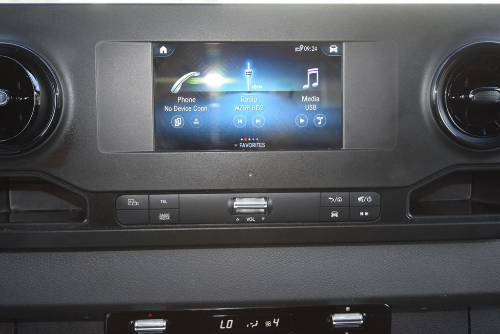 Used 2024 Mercedes-Benz Sprinter 2500 w/ Acoustic Package image 19