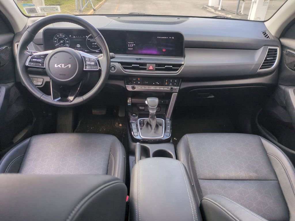 Used 2024 Kia Seltos EX image 15