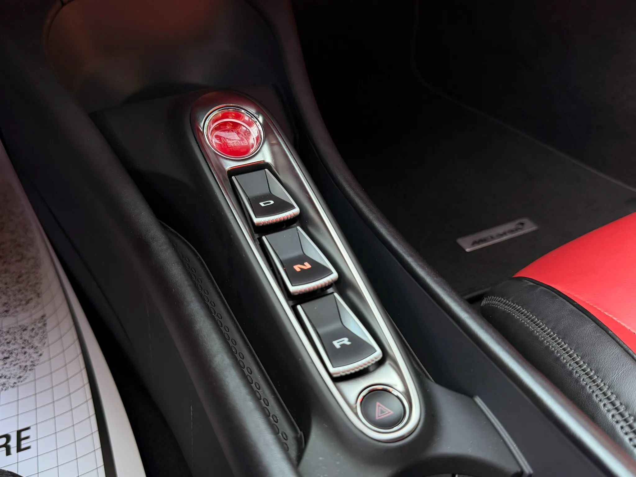 Used 2023 McLaren Artura RWD image 24