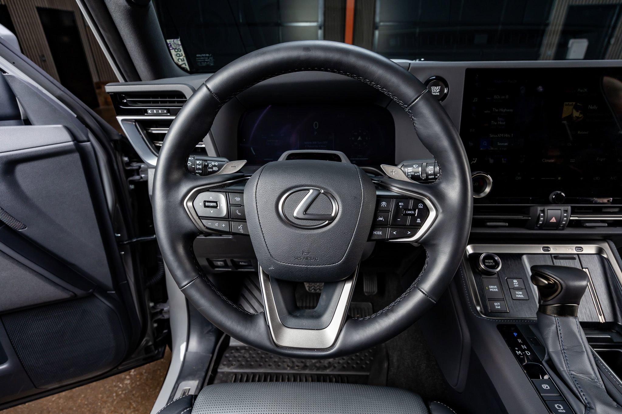 Used 2025 Lexus GX 550 image 18