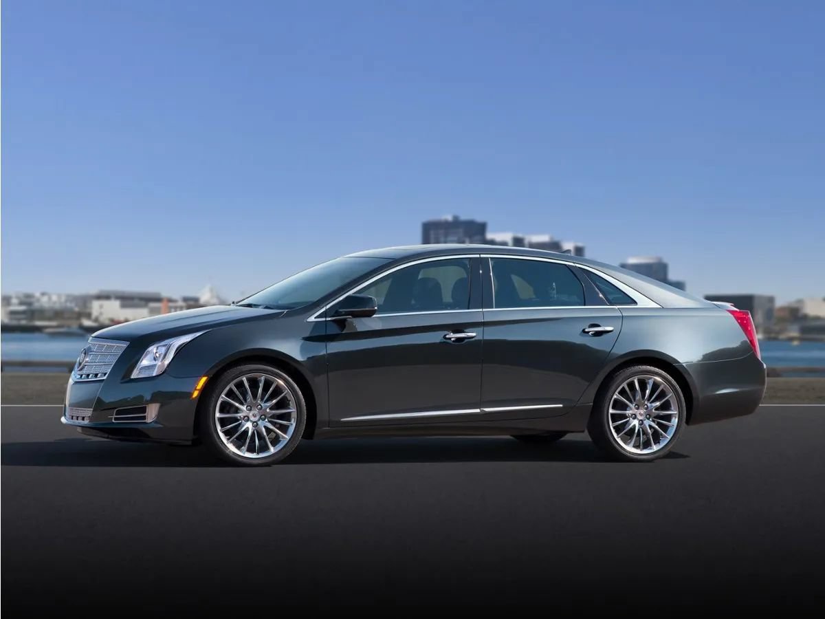 Used 2013 Cadillac XTS Luxury w/ Driver Awareness Package FWD video 1
