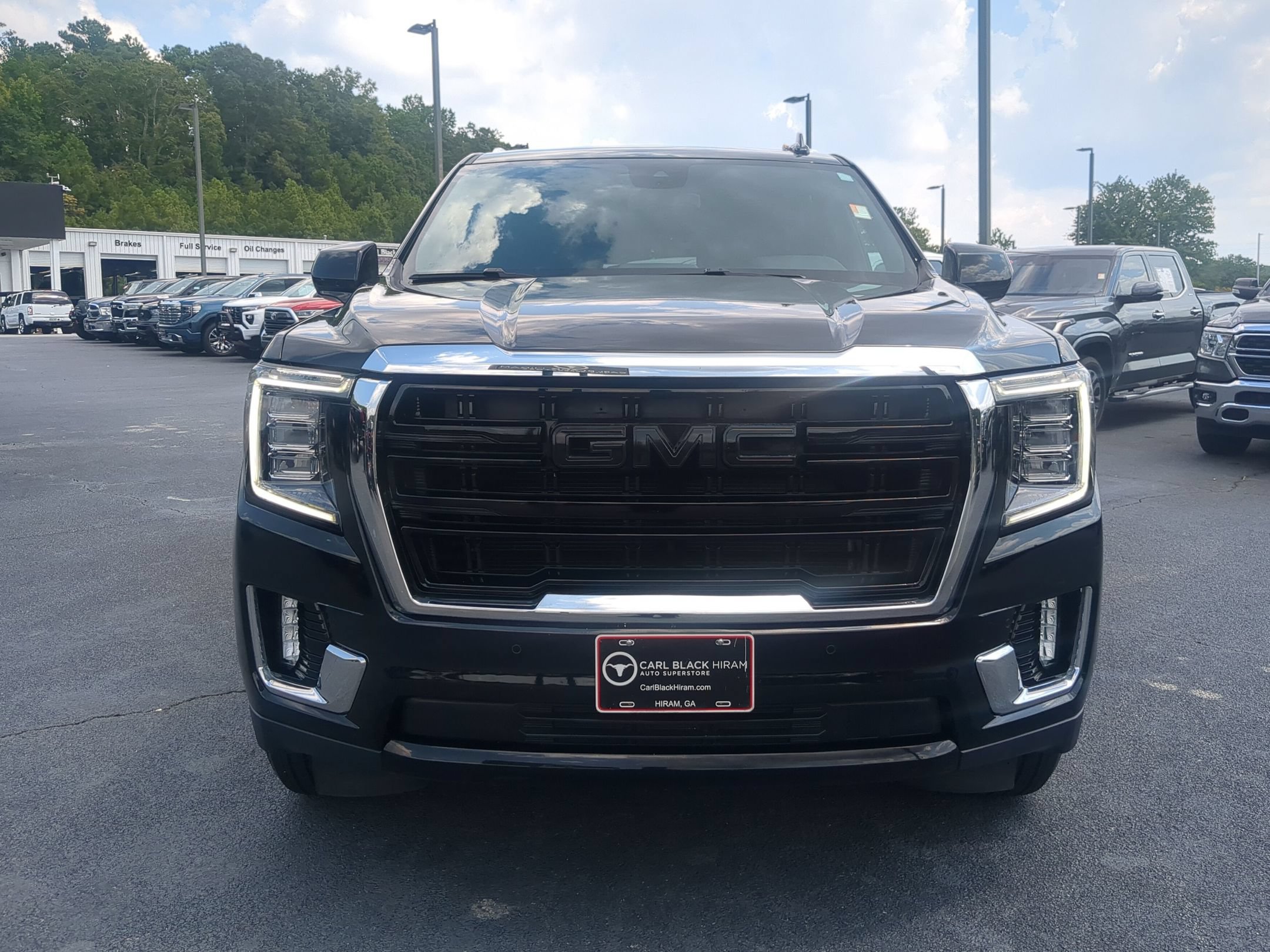 Used 2024 GMC Yukon SLE w/ Gmc Pro Safety Plus Package AWD/4WD image 2