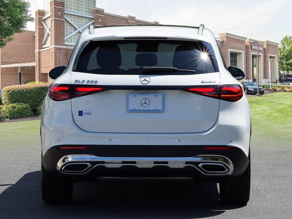 Used 2025 Mercedes-Benz GLC 300 4MATIC image 5