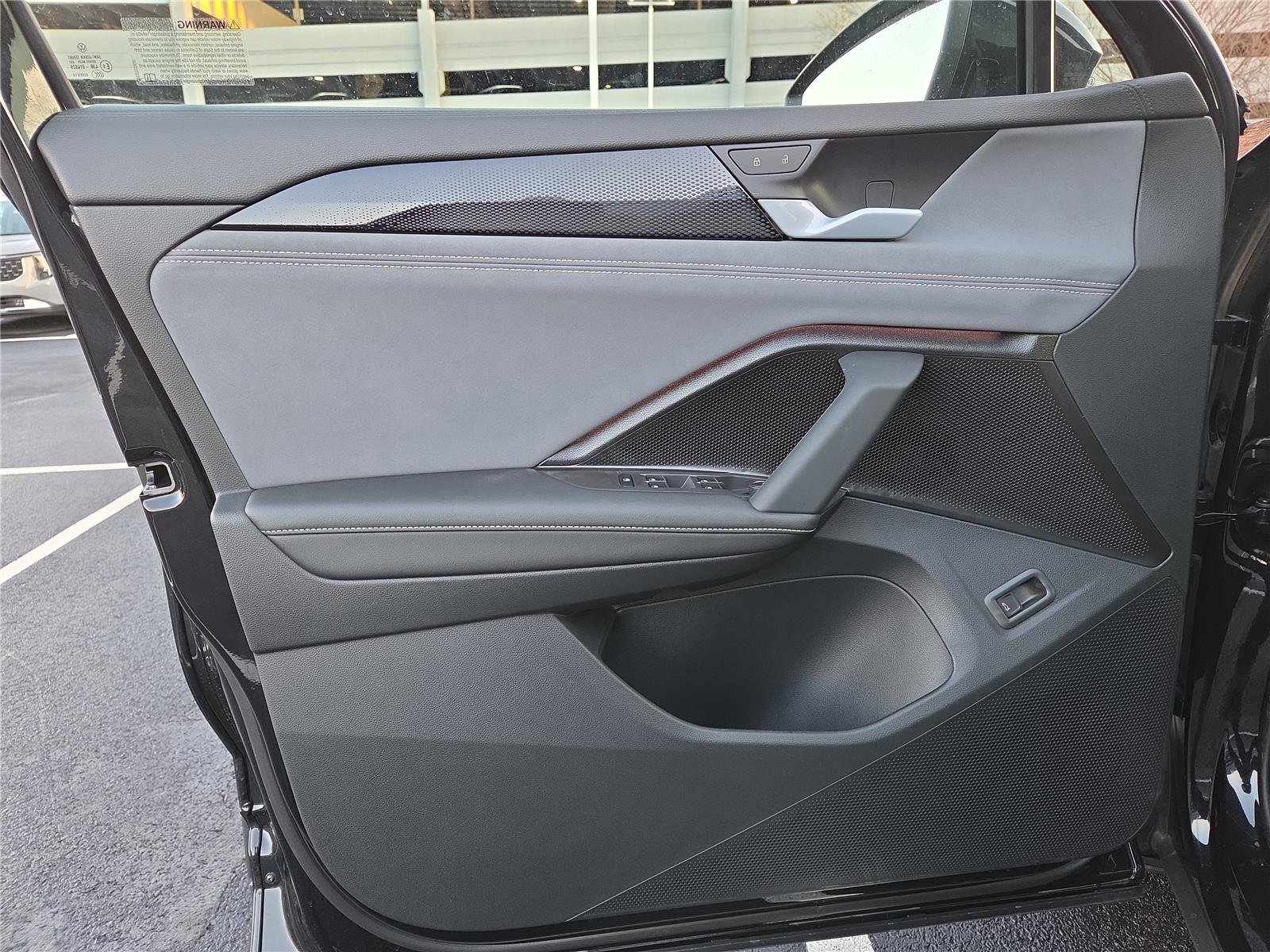 New 2026 Volkswagen Tiguan SE image 12