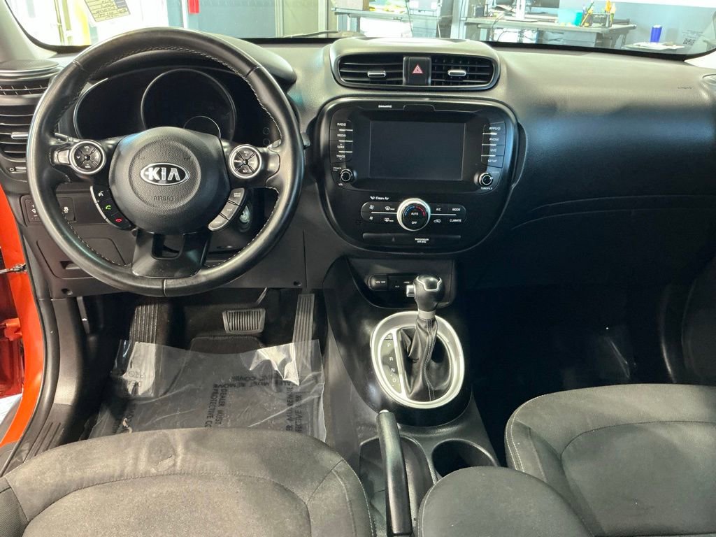 Used 2018 Kia Soul + image 5
