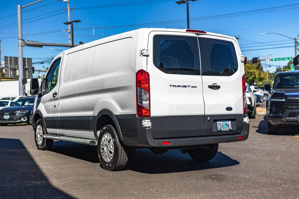 Used 2017 Ford Transit 250 130 Low Roof w/ Exterior Upgrade Package RWD image 9