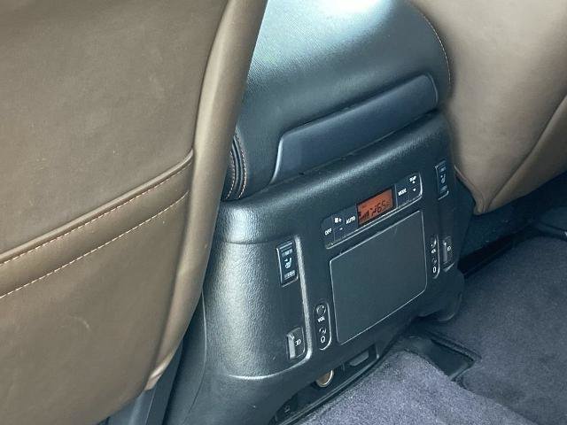 Used 2018 Nissan Armada Platinum w/ Captain Seat Package RWD image 18