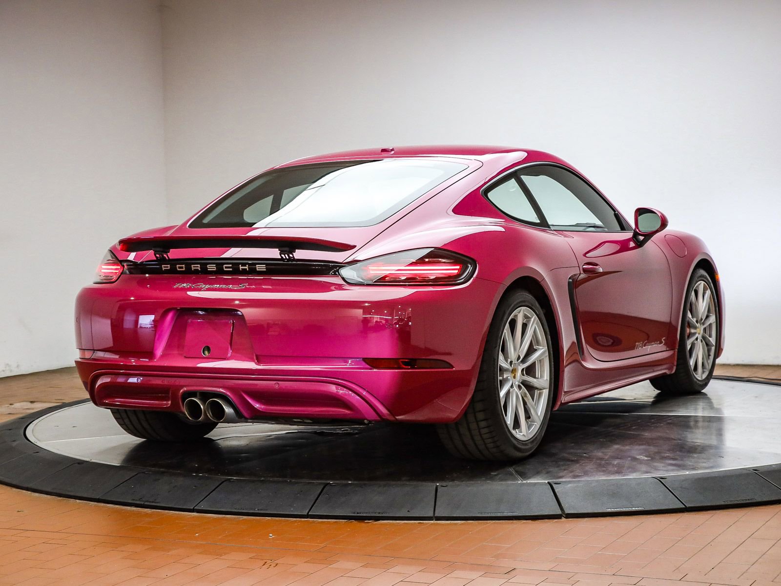 Used 2025 Porsche 718 Cayman S image 4