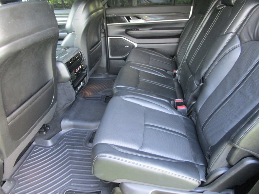 Used 2022 Jeep Wagoneer Series III AWD/4WD image 19