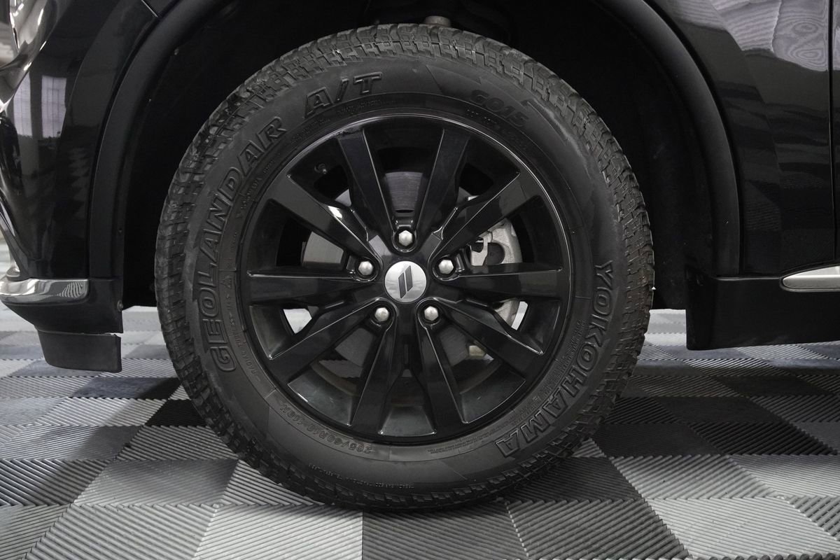 Used 2020 Dodge Durango SXT image 24