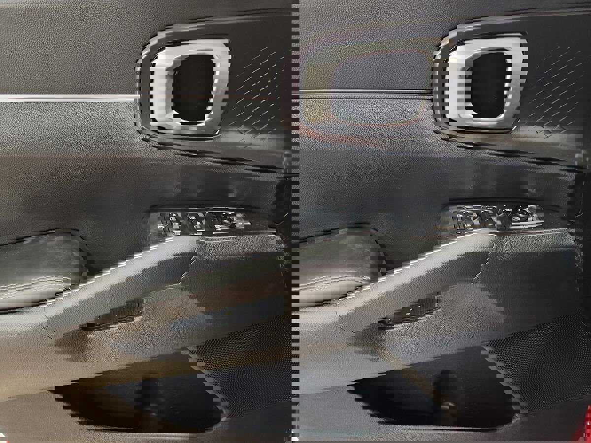 Used 2023 Kia Sorento LX image 44