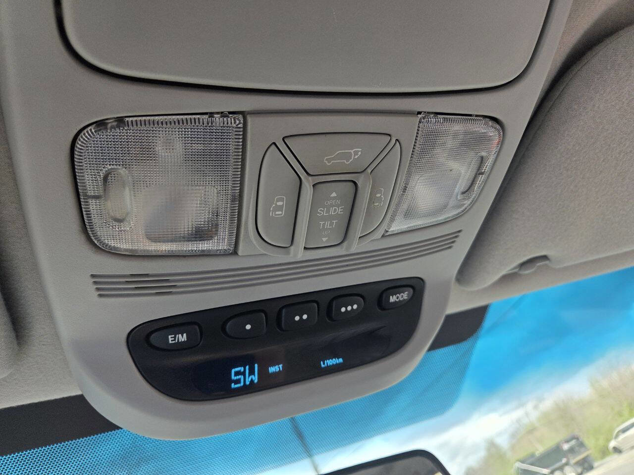 Used 2010 Toyota Sienna FWD image 23