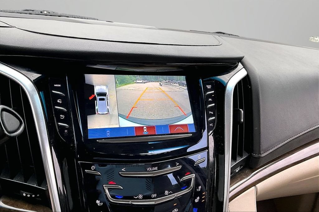 Used 2020 Cadillac Escalade Luxury AWD/4WD image 14