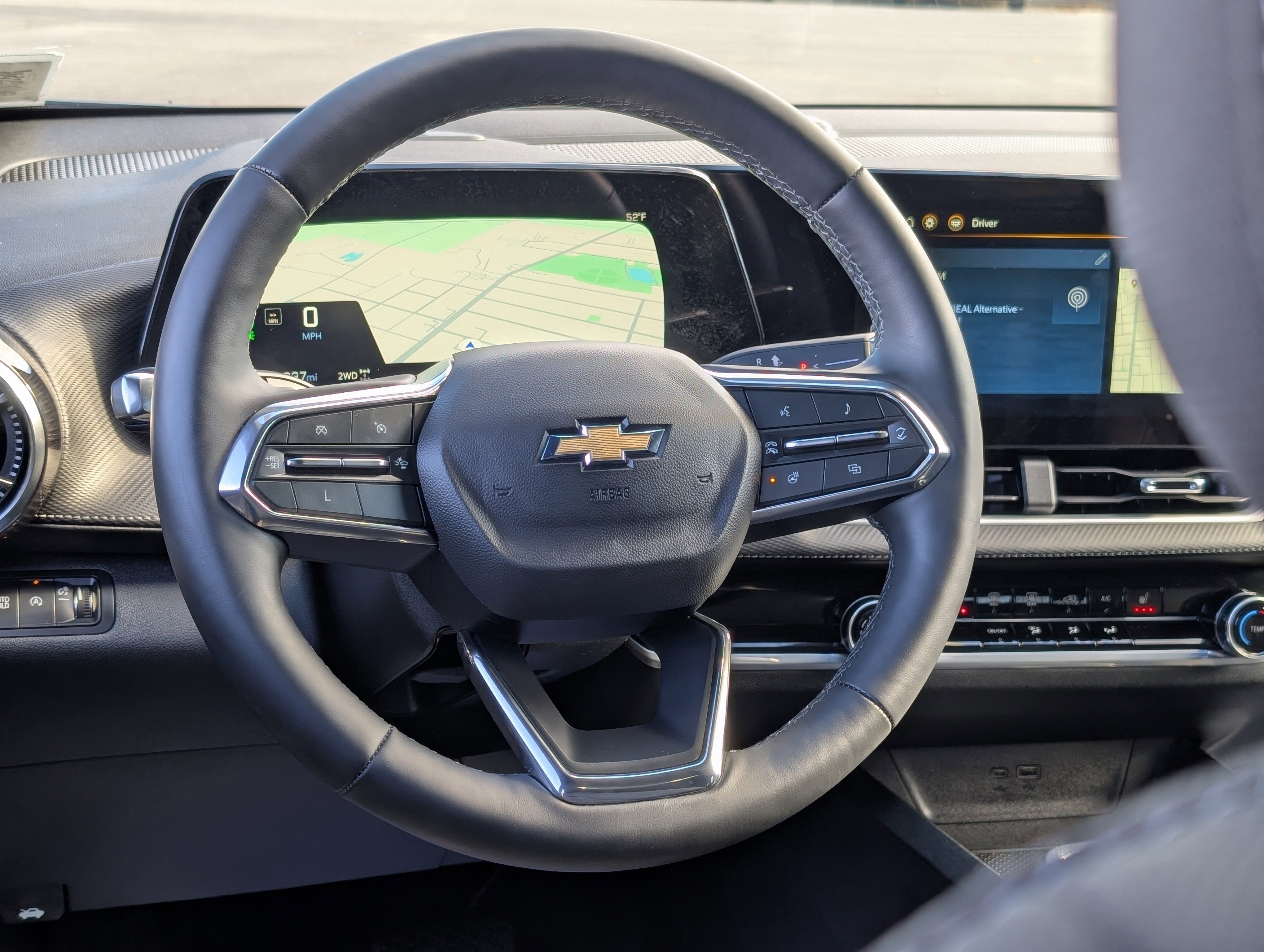 Used 2025 Chevrolet Equinox LT w/ Safety and Technology Package image 16