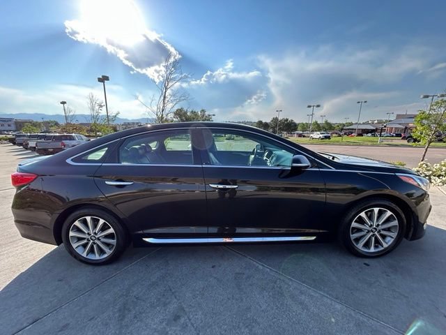 Used 2016 Hyundai Sonata Limited w/ Option Group 05 FWD image 9