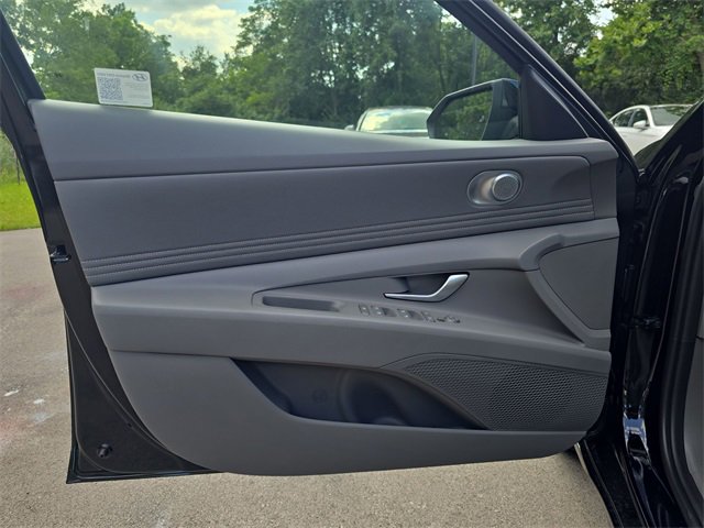 New 2025 Hyundai Elantra SEL image 13