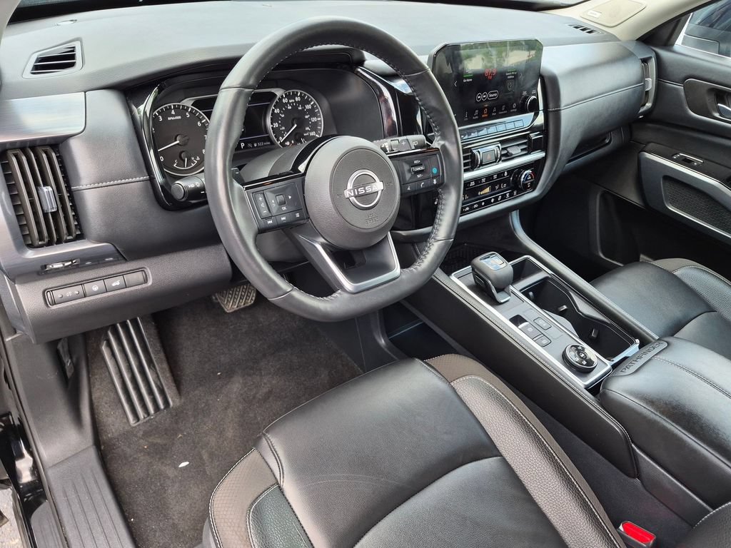 Used 2024 Nissan Pathfinder SL w/ SL Premium Package AWD/4WD image 10