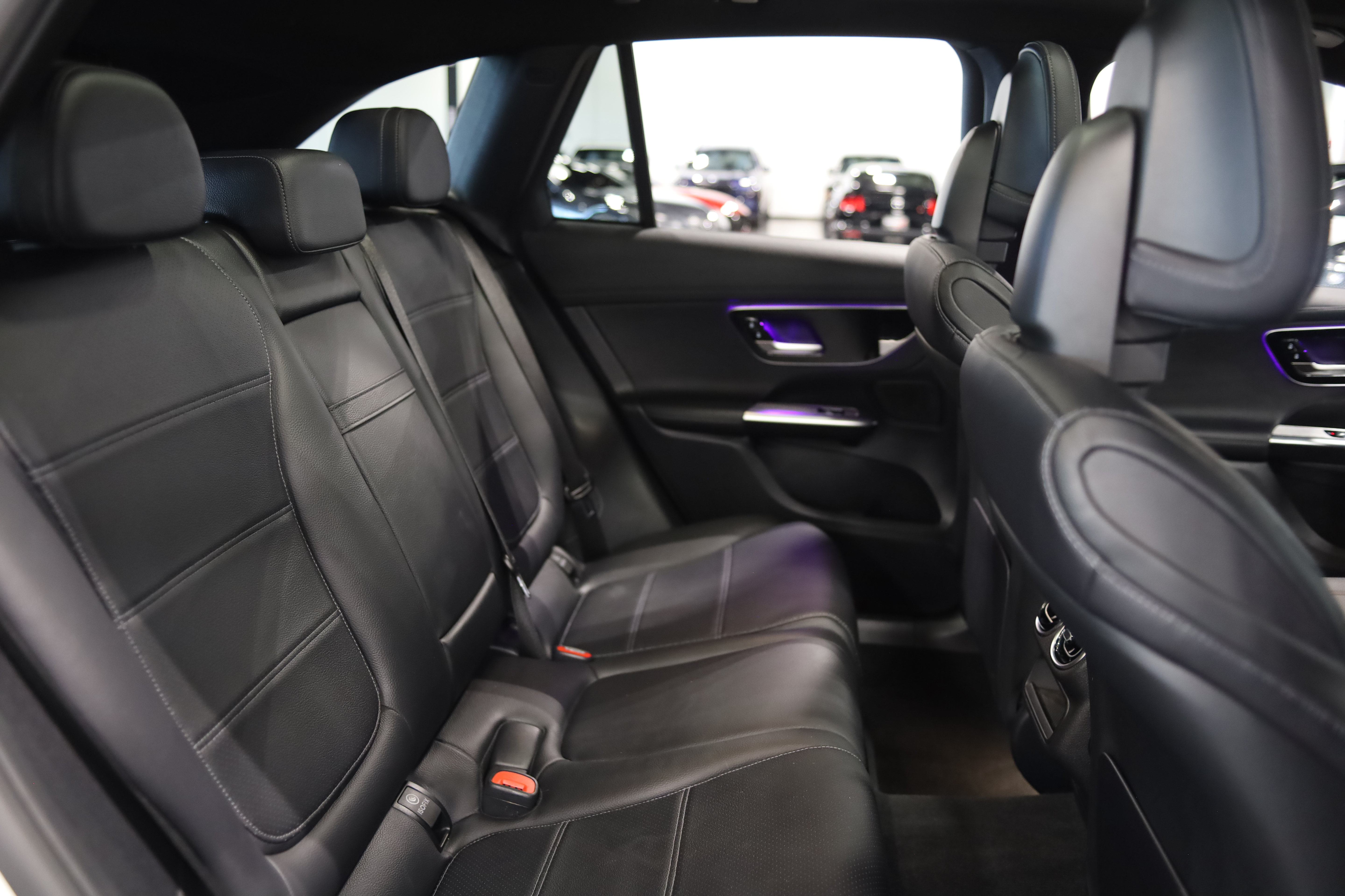 Used 2023 Mercedes-Benz GLC 300 4MATIC image 35