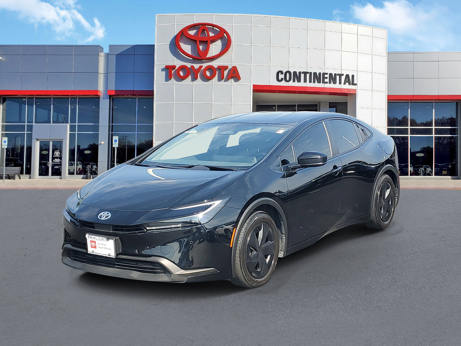 Certified 2025 Toyota Prius LE FWD image 3