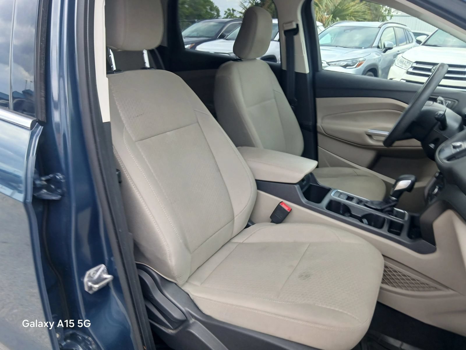 Used 2019 Ford Escape SE FWD image 19