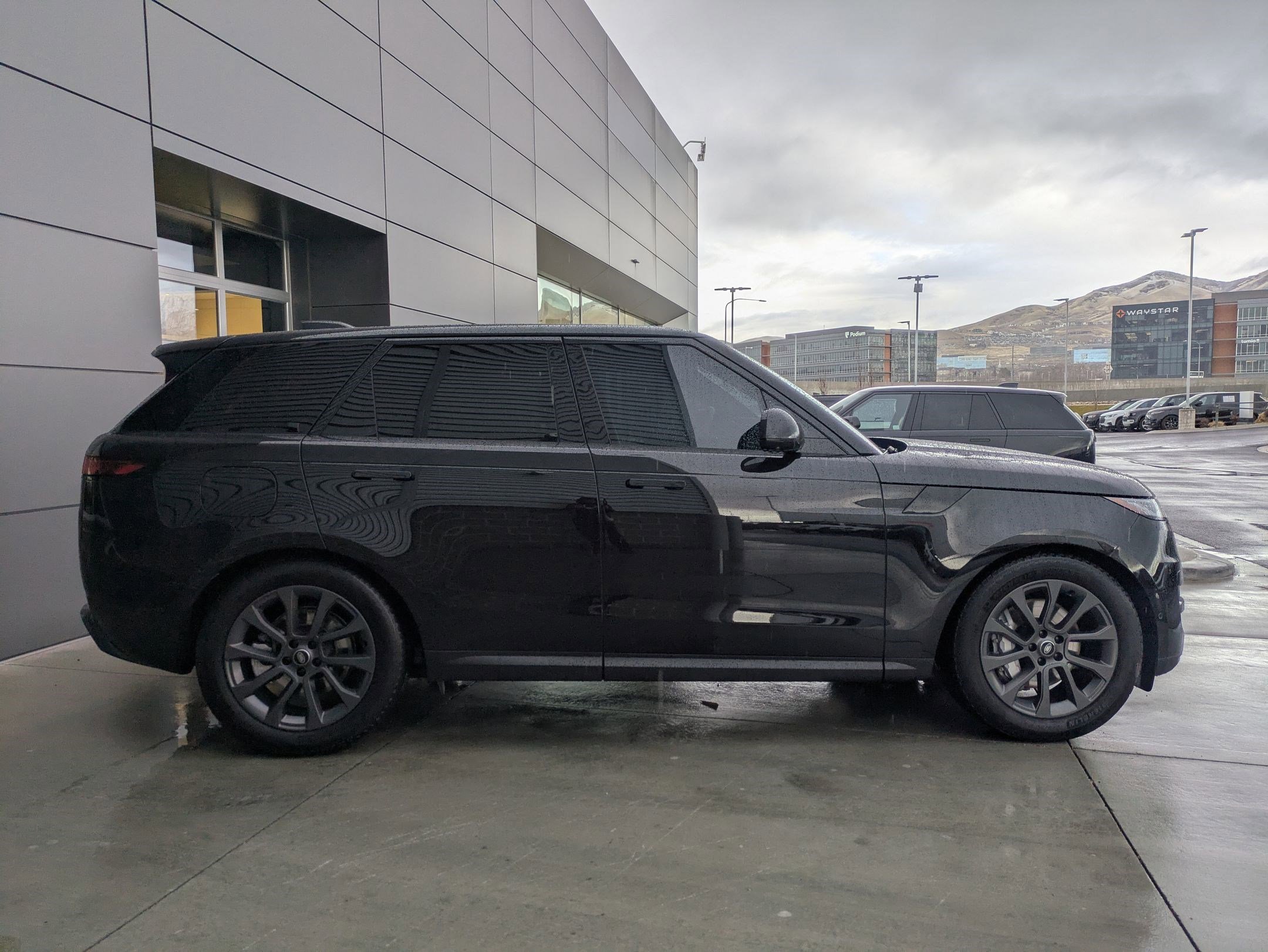 Certified 2024 Land Rover Range Rover Sport SE image 5