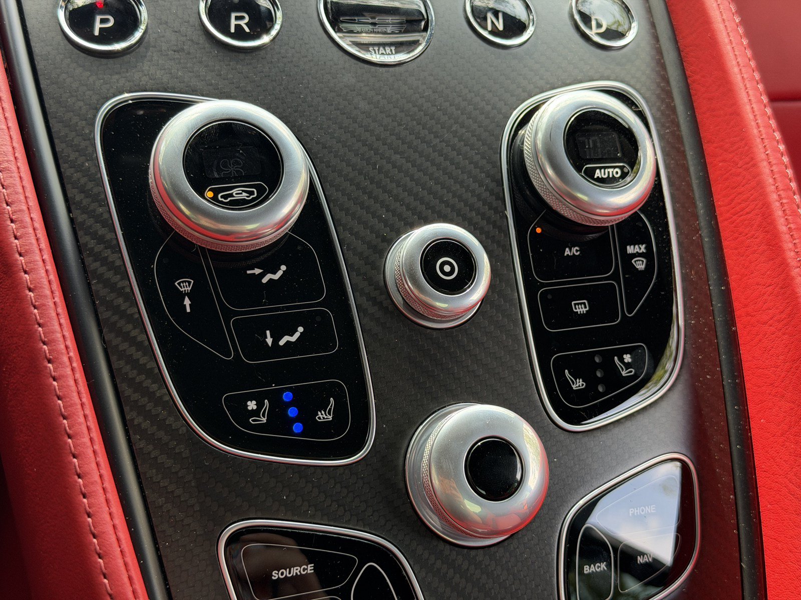 Used 2014 Aston Martin Vanquish Coupe RWD image 27
