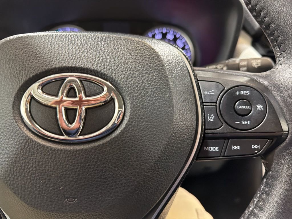 Used 2021 Toyota RAV4 XLE w/ XLE Grade Weather Package image 27