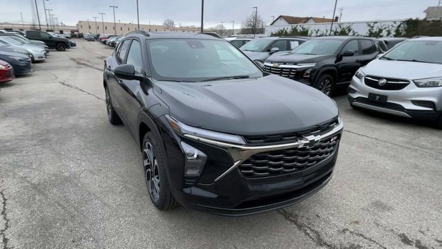 New 2026 Chevrolet Trax RS w/ Sunroof Package image 4