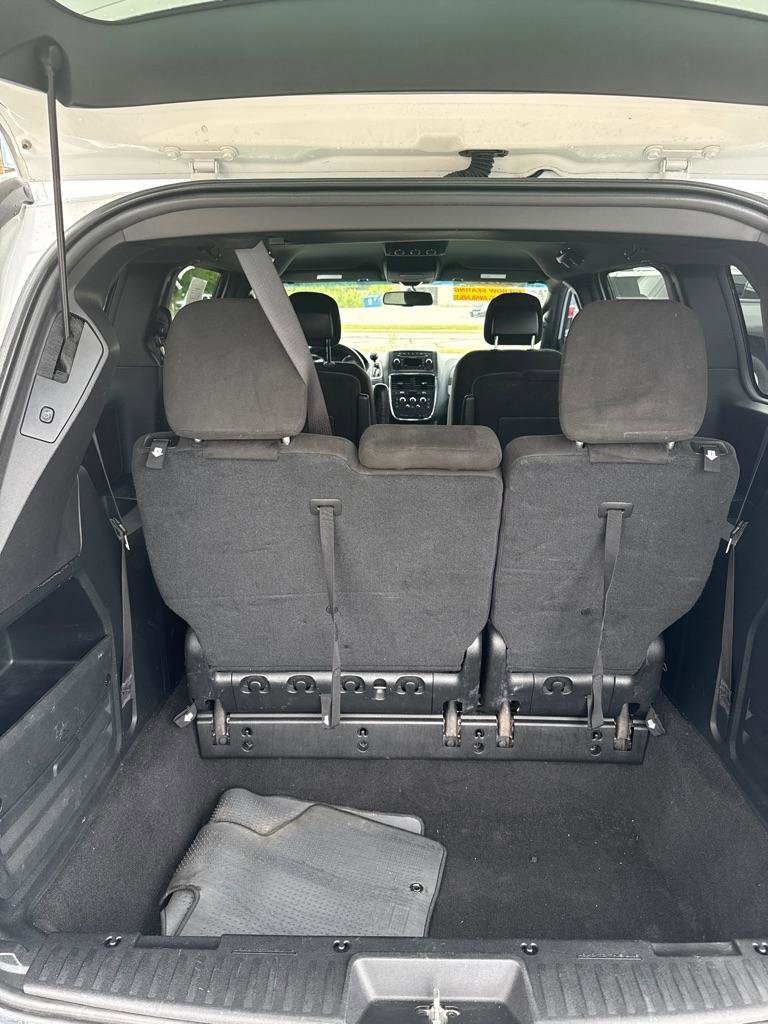 Used 2015 Dodge Grand Caravan SXT w/ Blacktop Package FWD image 14