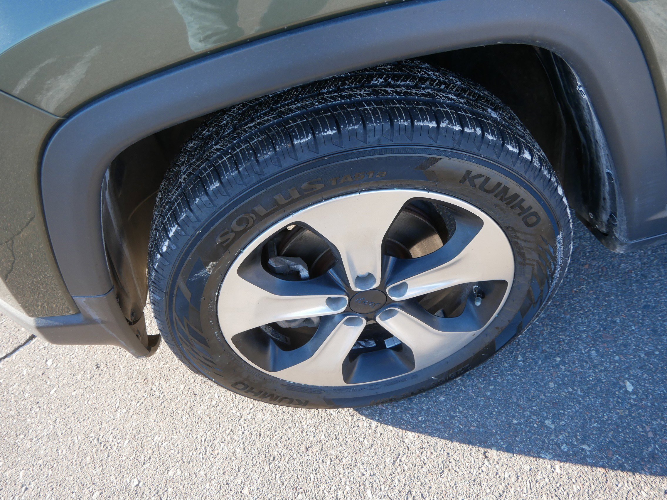 Used 2018 Jeep Compass Latitude w/ Popular Equipment Group image 16