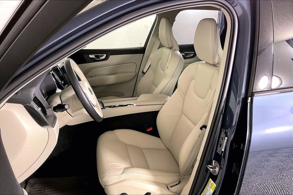 Used 2025 Volvo XC60 B5 Plus w/ Protection Package Premier image 24