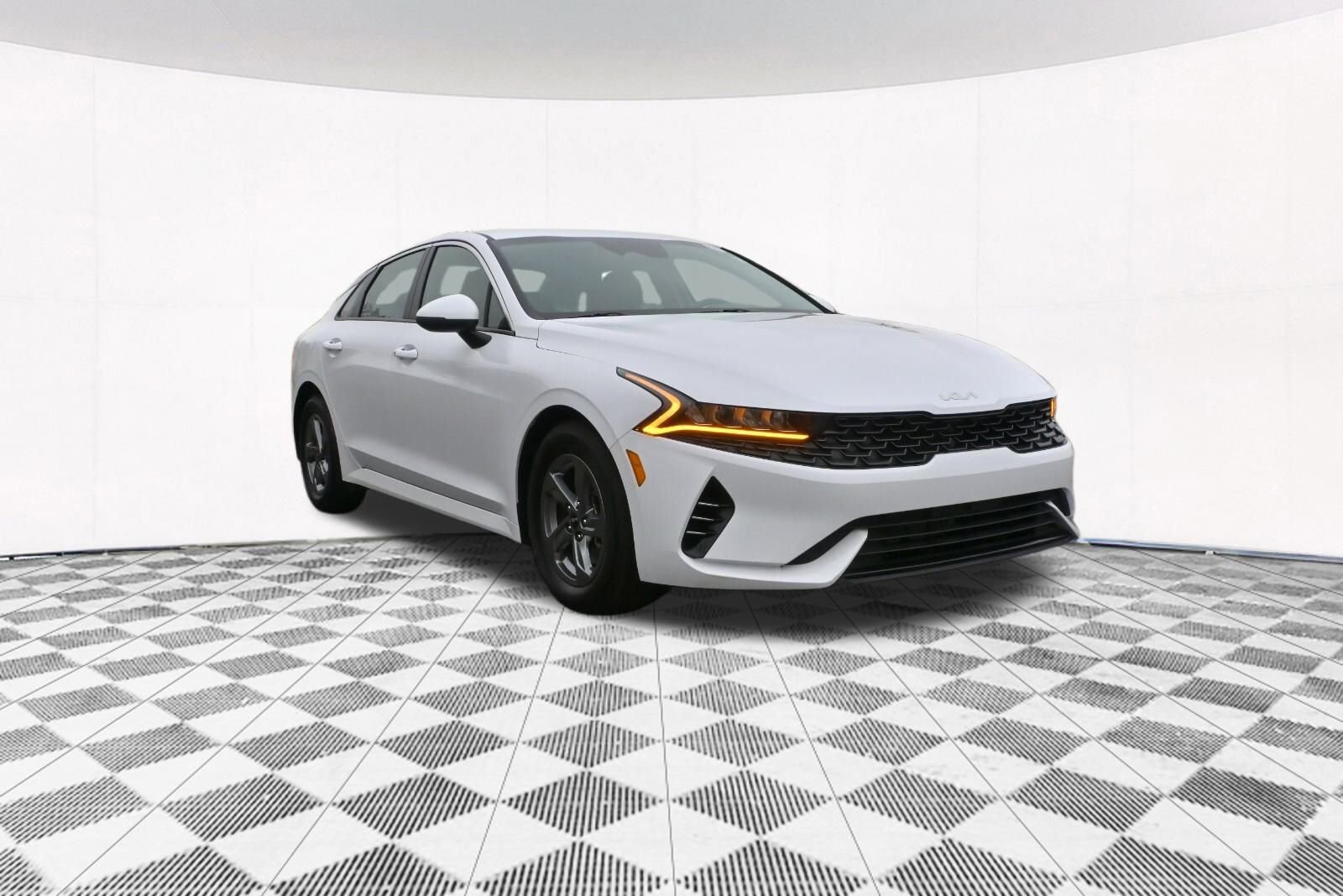 Used 2023 Kia K5 LXS image 15