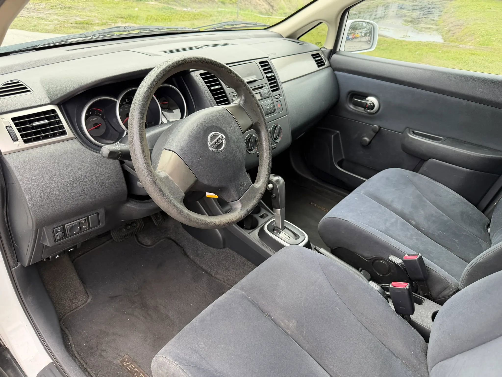 Used 2009 Nissan Versa 1.8 S image 24