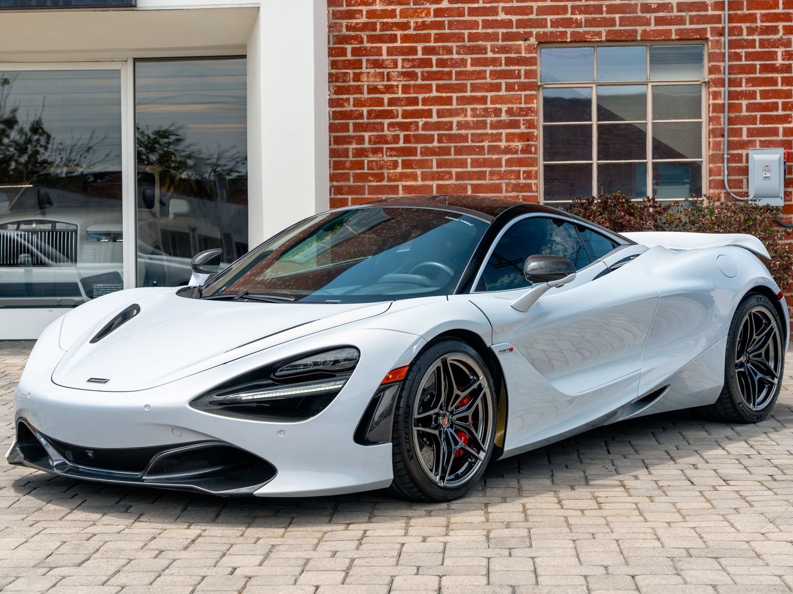 Used 2018 McLaren 720S Luxury RWD image 36